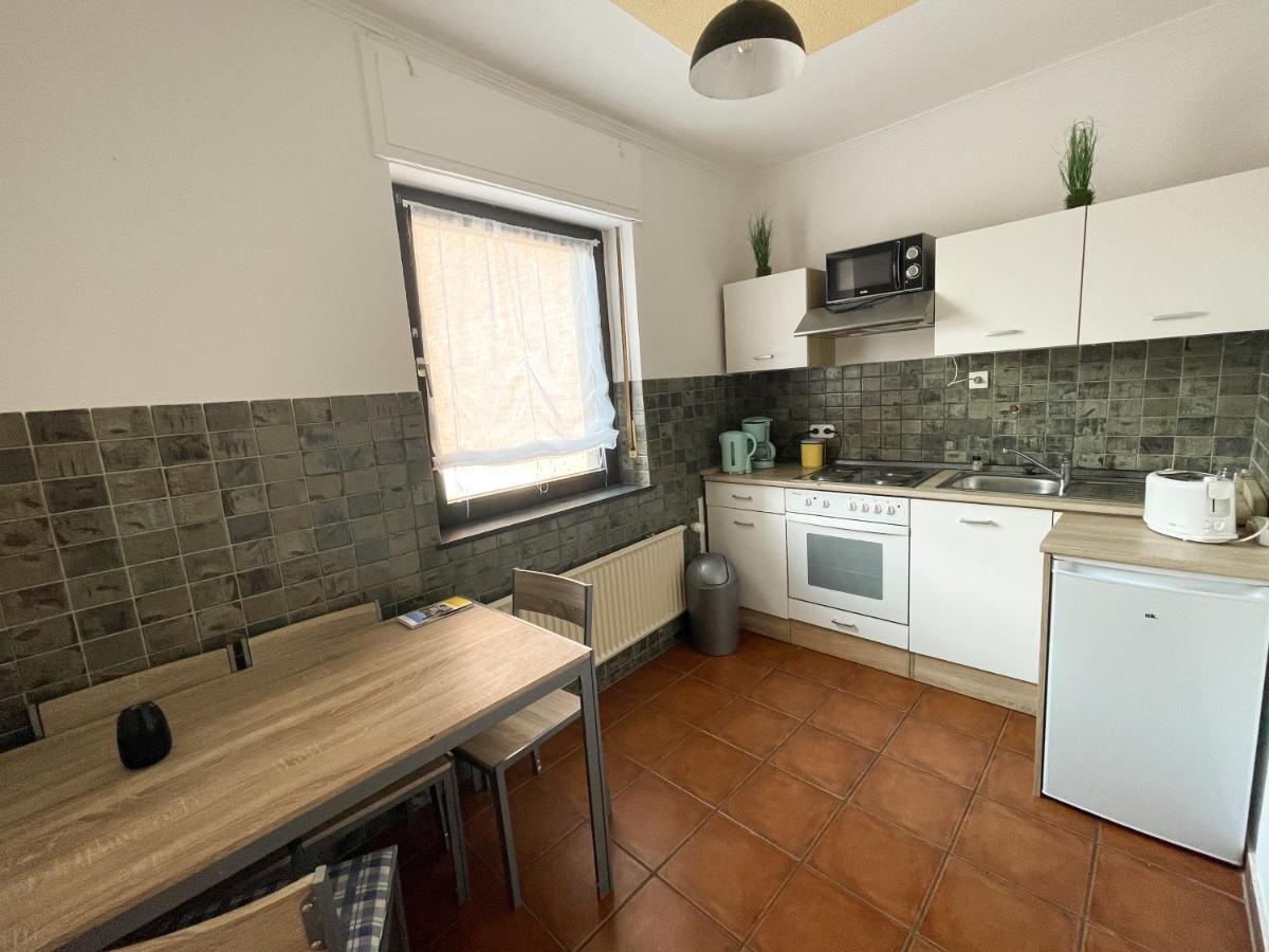Zum Burghof Apartment Huerth Exterior photo